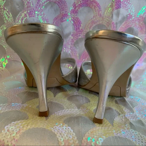 Kelly & Katie Silver Glitter Barbie Kitten Heel Mules Size 9.5M - Picture 7 of 11
